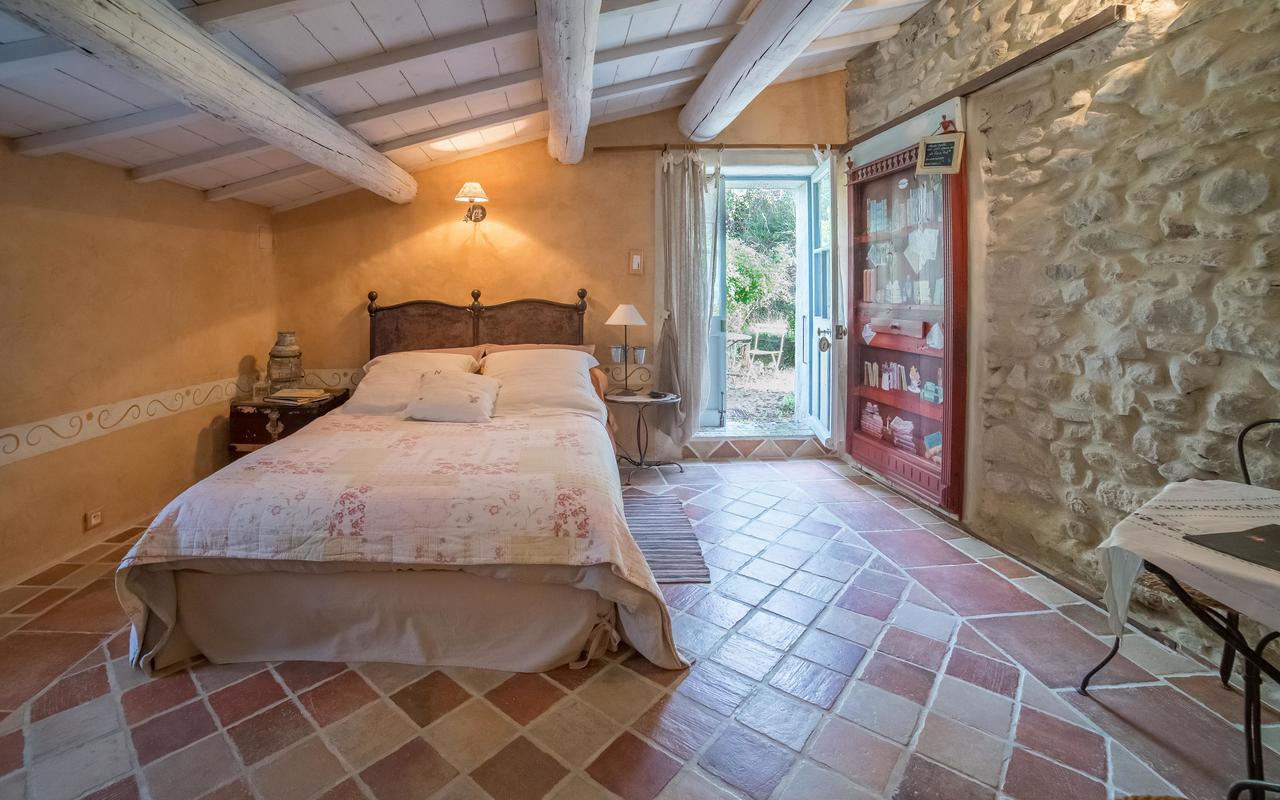 Chambre D'Hotes Au Coquin De Sort Везон-ла-Ромен Экстерьер фото